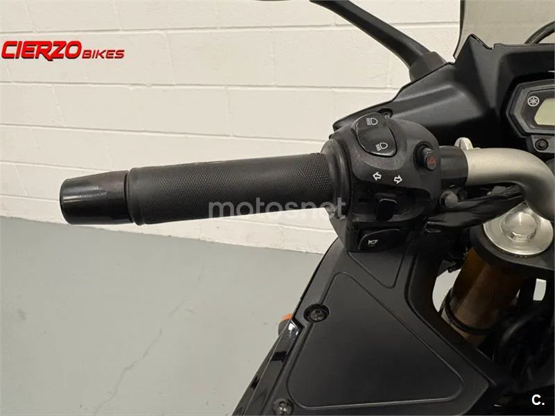 Yamaha Fazer 8 – Vista 21