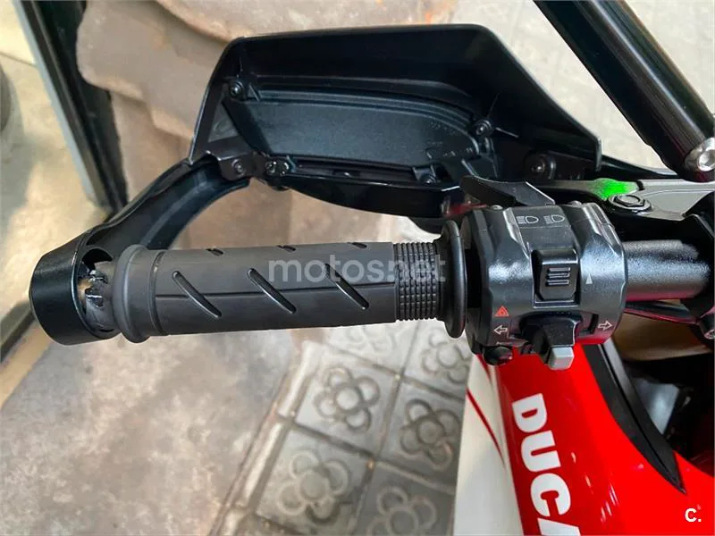 Ducati Hypermotard 939 – Vista 18