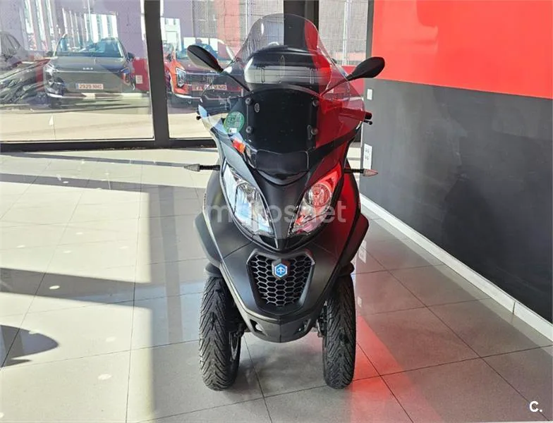 Piaggio MP3 – Vista 4