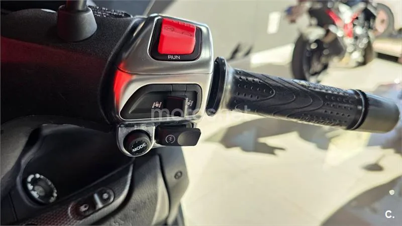 Piaggio MP3 – Vista 8