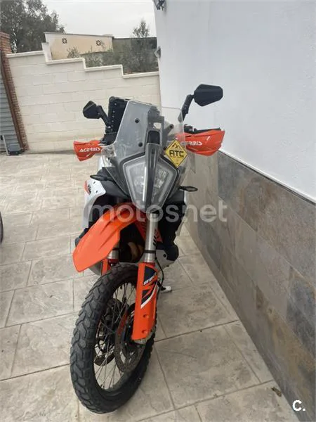 KTM 890 – Vista 3