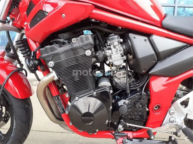 Suzuki Bandit 650 – Vista 10