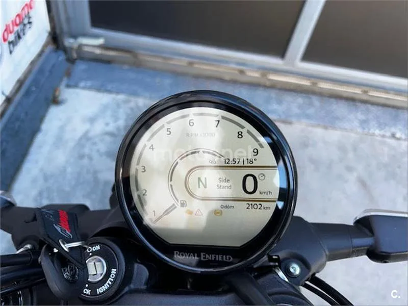 Royal Enfield Guerrilla 450 – Vista 3