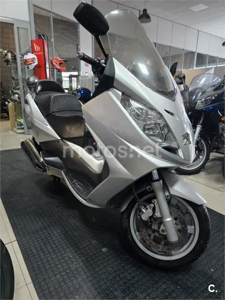Peugeot SATELIS 400 EXECUTIVE – Vista 9