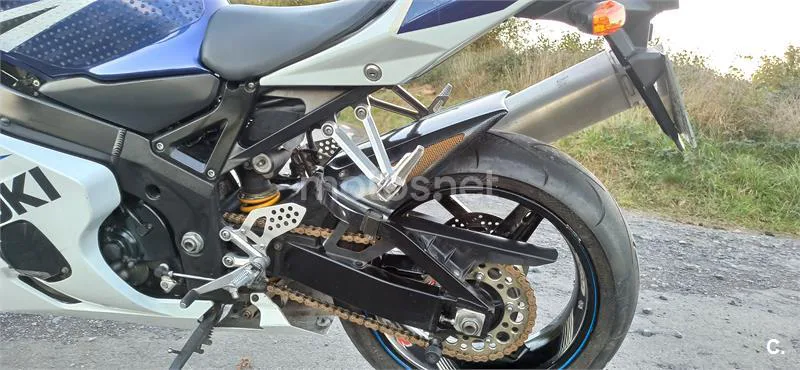 Suzuki GSX R750 – Vista 4