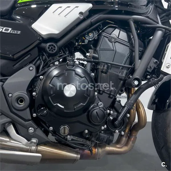 Kawasaki Z650 – Vista 15