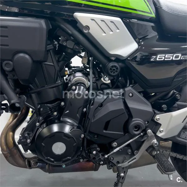 Kawasaki Z650 – Vista 19