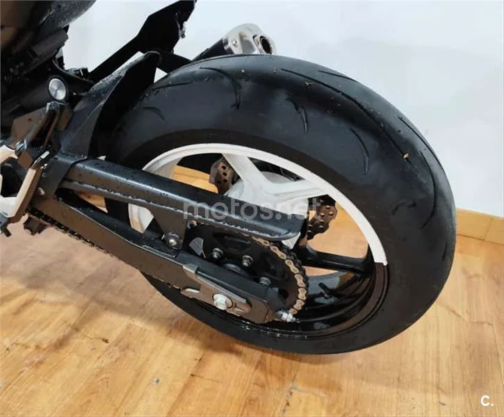 Kawasaki Z800 – Vista 11