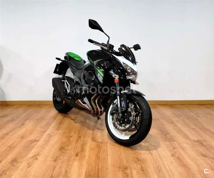 Kawasaki Z800 – Vista 3