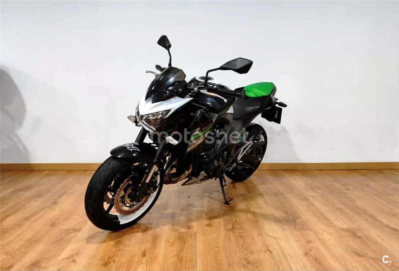 Kawasaki Z800 – Vista 4