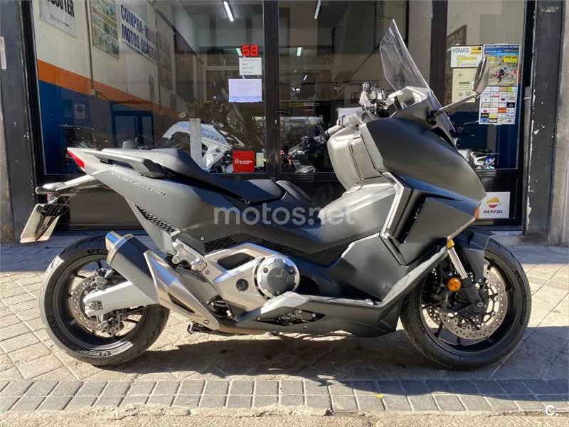 Honda Forza 750 – Vista 4