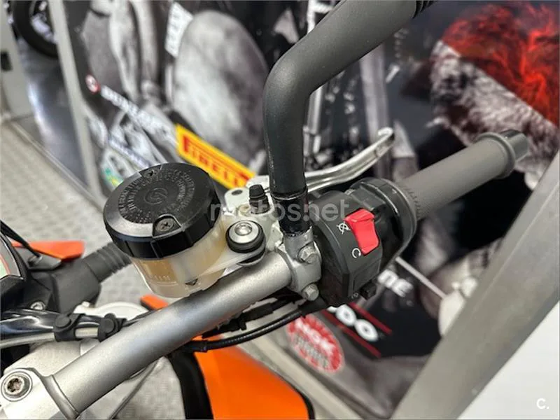 KTM 690 Duke – Vista 13