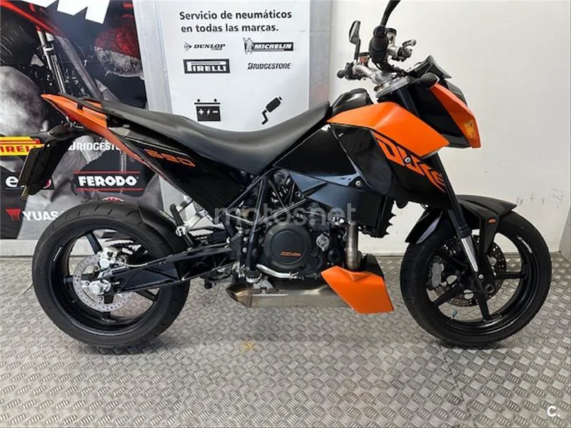 KTM 690 Duke – Vista 17