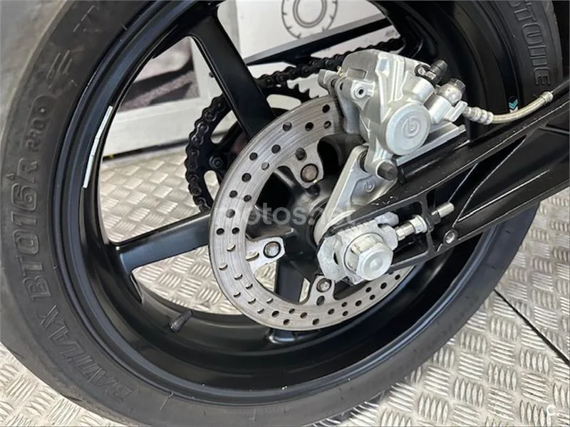 KTM 690 Duke – Vista 20