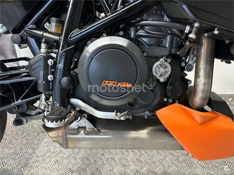 KTM 690 Duke – Vista 22