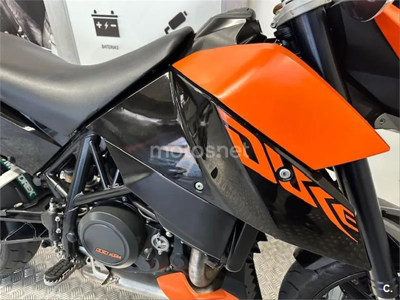 KTM 690 Duke – Vista 23
