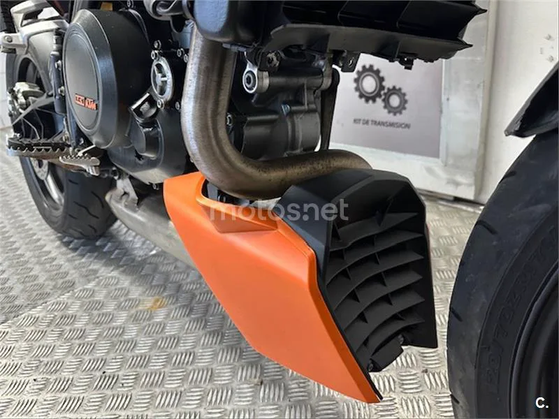 KTM 690 Duke – Vista 25