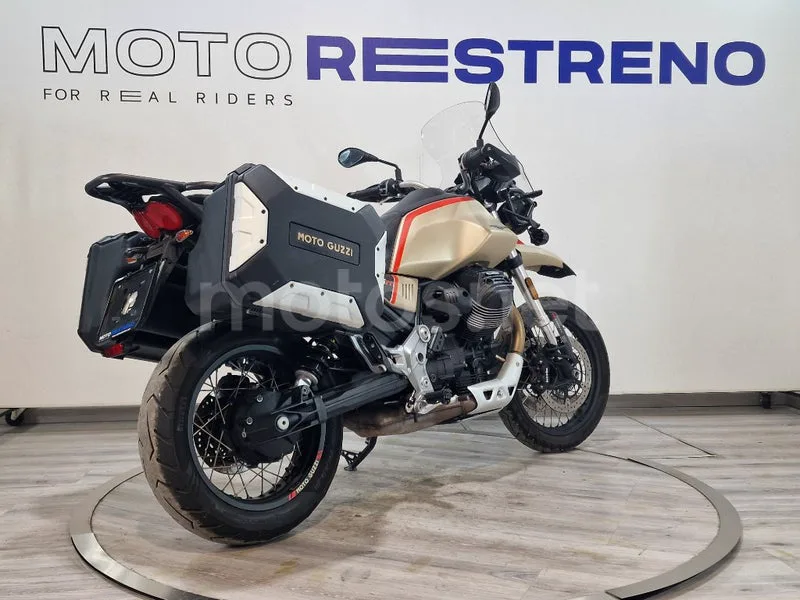 Moto Guzzi V85 TT – Vista 8