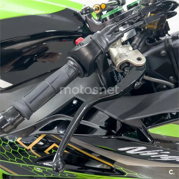 Kawasaki Ninja ZX-10R – Vista 22