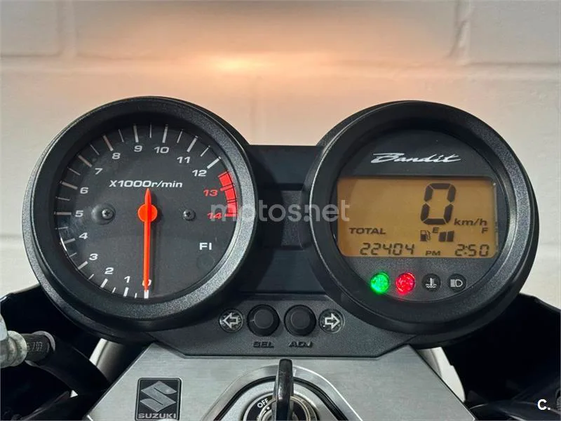 Suzuki Bandit 650 – Vista 7