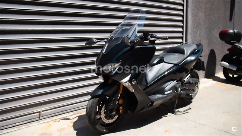Yamaha TMAX – Vista 10
