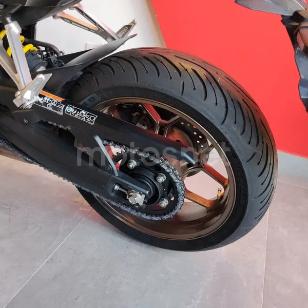 Honda CB 650 R – Vista 16