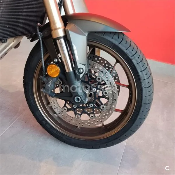 Honda CB 650 R – Vista 8