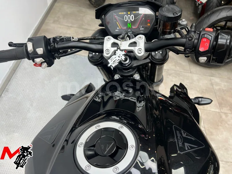 Triumph Street Triple 765 – Vista 7