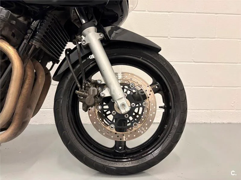 Suzuki GSF Bandit 650 S – Vista 14