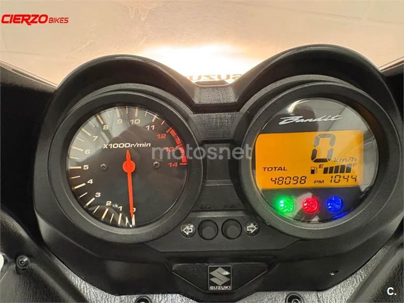 Suzuki GSF Bandit 650 S – Vista 7