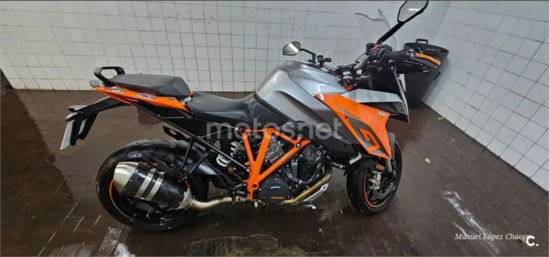 KTM 1290 Super Duke GT – Vista 3