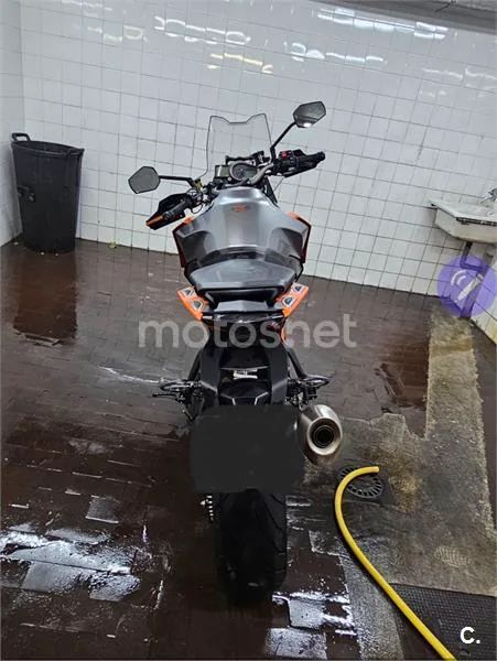 KTM 1290 Super Duke GT – Vista 4