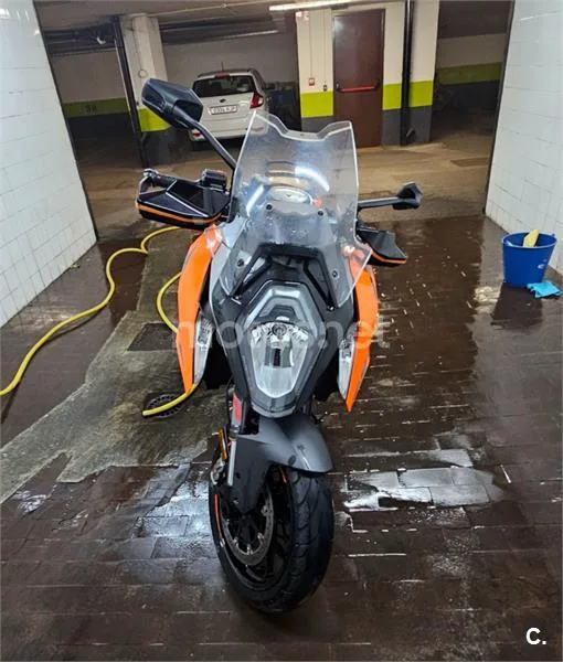 KTM 1290 Super Duke GT – Vista 6