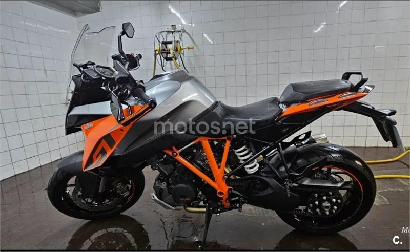 KTM 1290 Super Duke GT – Vista 8
