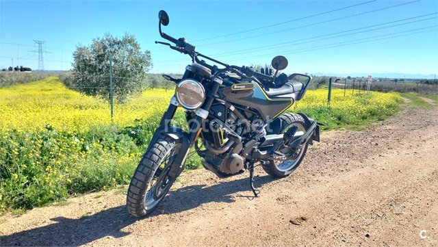 Husqvarna SVARTPILEN 401 2700 € 2019 Toledo