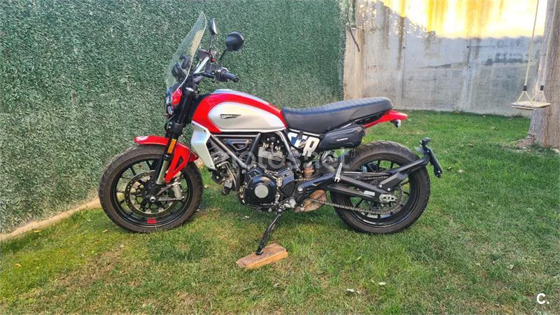 Ducati Scrambler – Vista 2