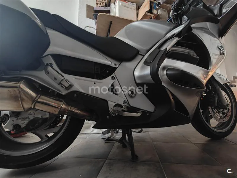 Honda Pan-European ST 1300 – Vista 8