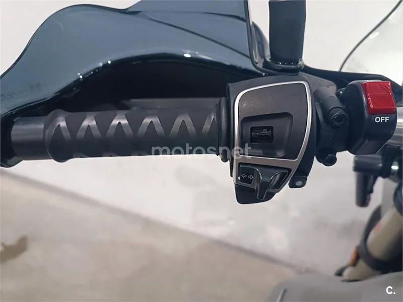 Moto Guzzi V85 TT – Vista 22