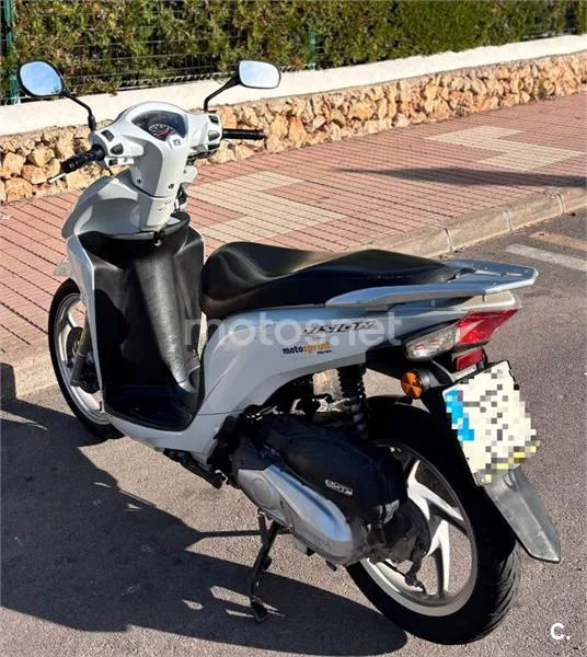 Honda Vision - Vista 4