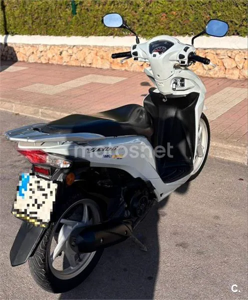 Honda Vision - Vista 5