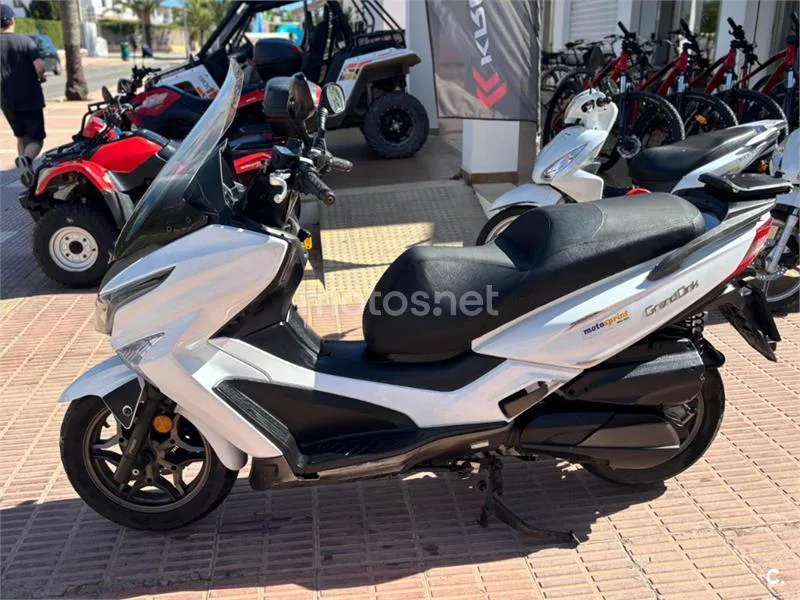 Kymco Grand Dink 300 2550 € 2022 Illes Balears - 2