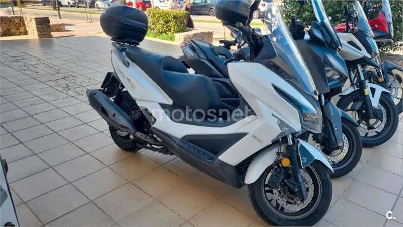Kymco Grand Dink 300 - Vista 3