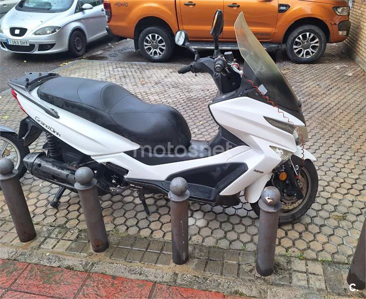 Kymco Grand Dink 125 – Vista 4