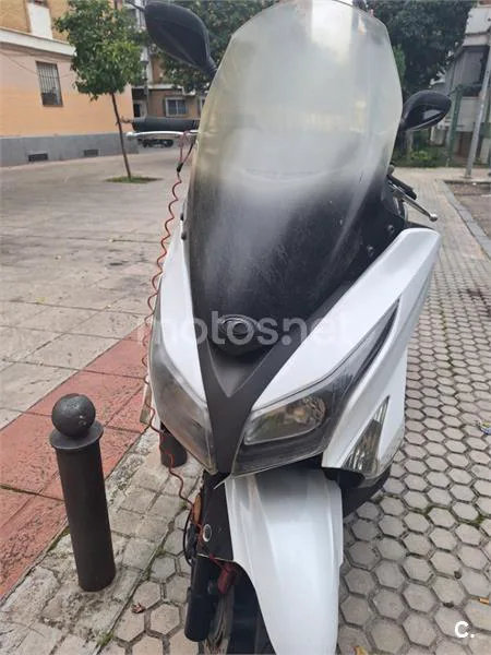 Kymco Grand Dink 125 – Vista 6