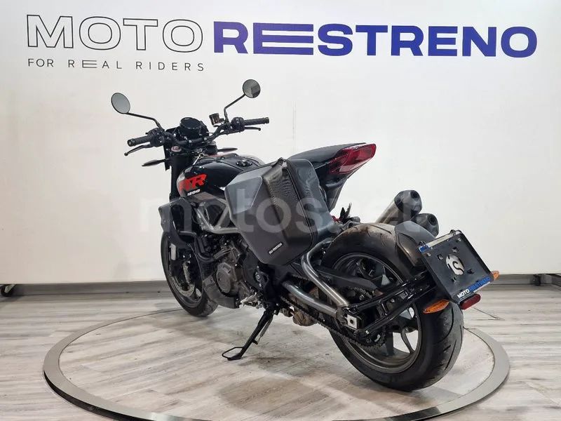 Indian FTR 1200 – Vista 3