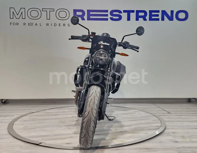 Indian FTR 1200 – Vista 4