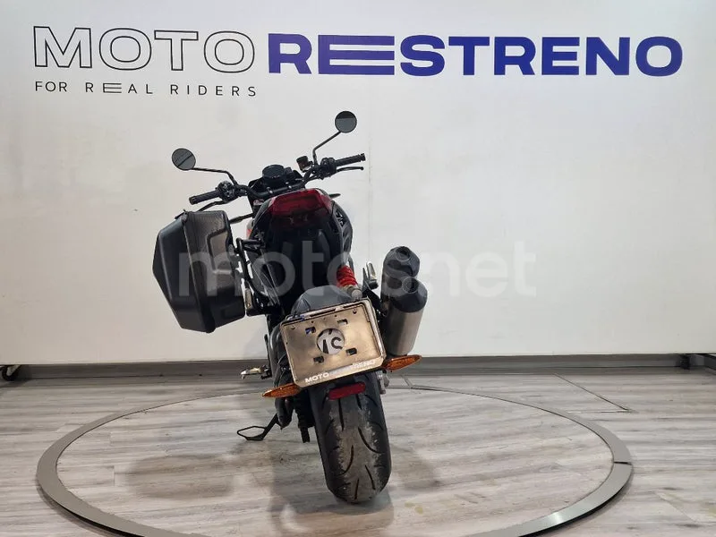 Indian FTR 1200 – Vista 9