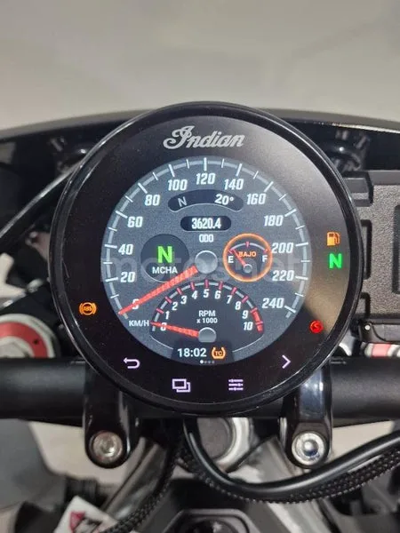 Indian FTR 1200 – Vista 10