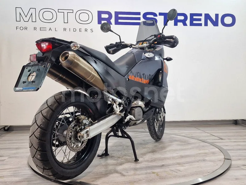KTM 990 Adventure R – Vista 8