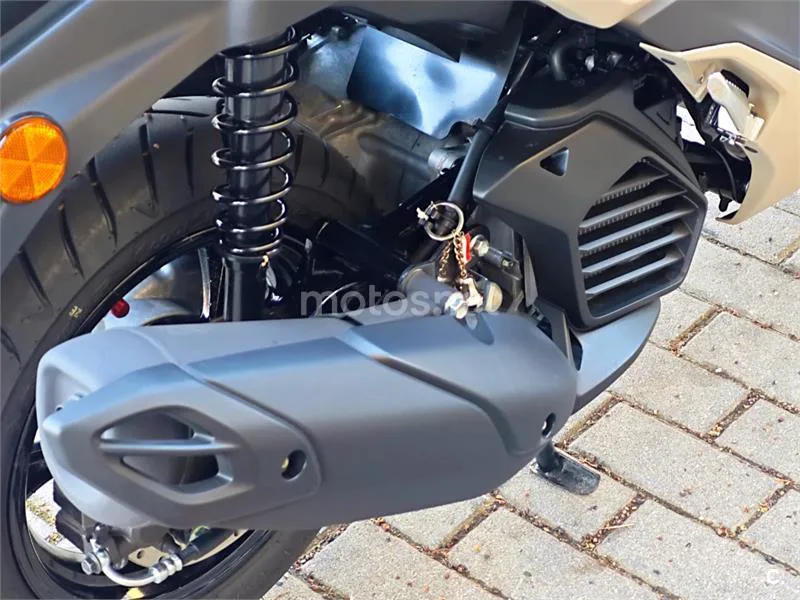 Yamaha Tricity 125 – Vista 8